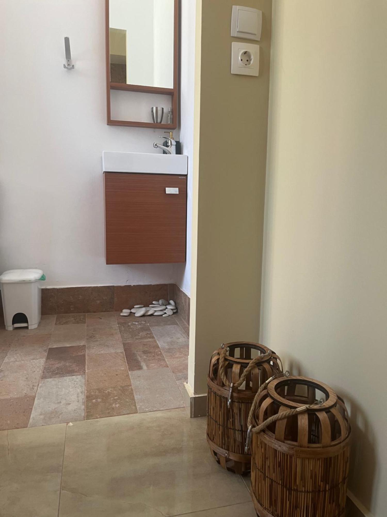 Sea Airport Art Studio Apartment Artemida  Luaran gambar
